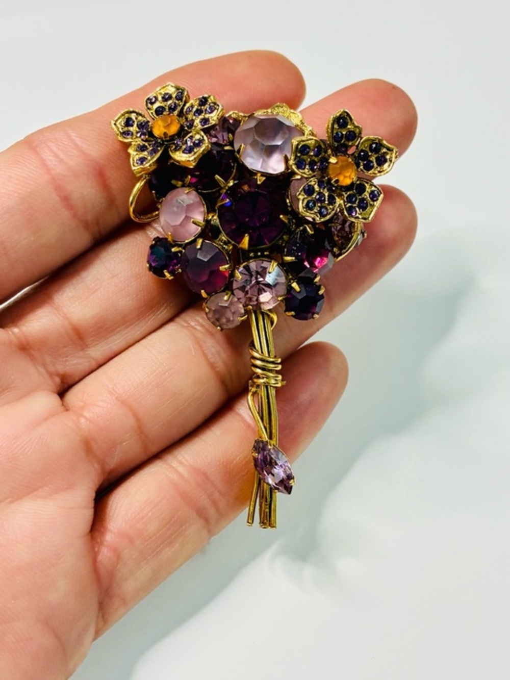 VTG R.J. Graziano Gold-Tone Purple and Pink Floral Bouquet Brooch Corsage EUC